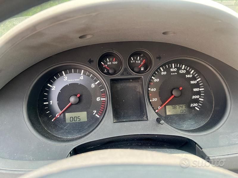 Usata Seat Cordoba 101 CV (74 kW) 2003 Grigio Berlina