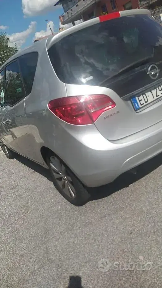 Usata Opel Meriva 101 CV (74 kW) 2010 Grigio Monovolume