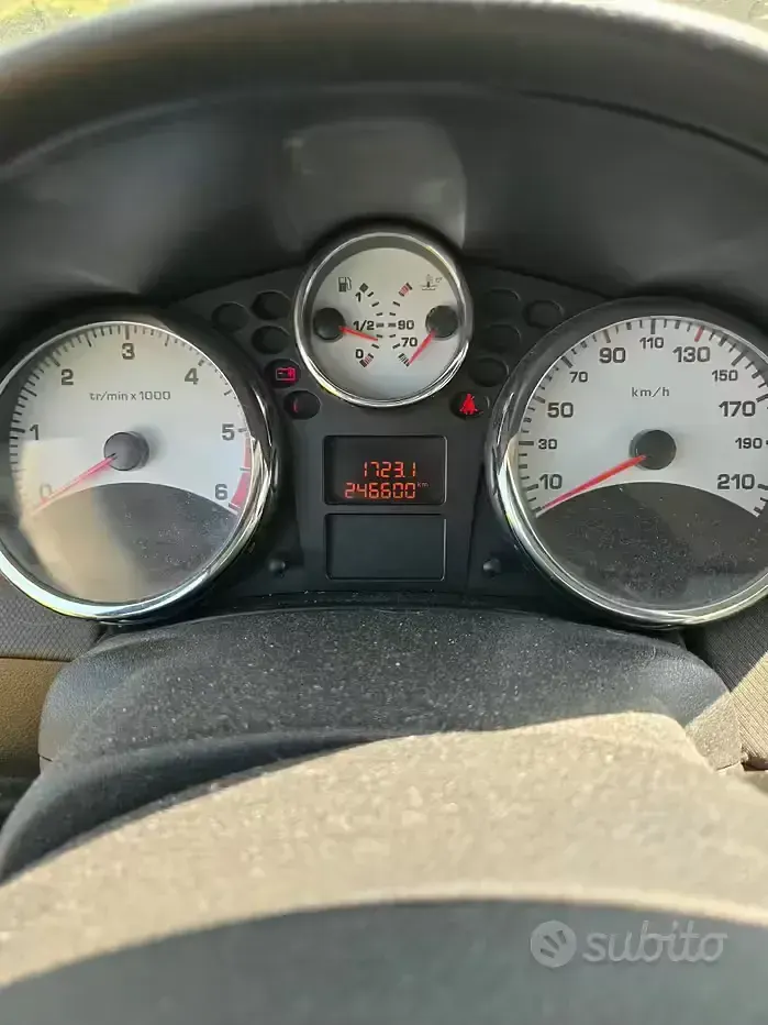 Usata Peugeot 207 68 CV (50 kW) 2011 Berlina