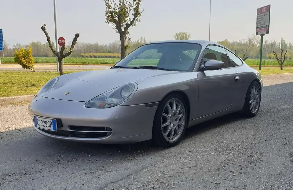 Usata Porsche 911 Carrera 4 300 CV (220 kW) 2001 Other Coupé
