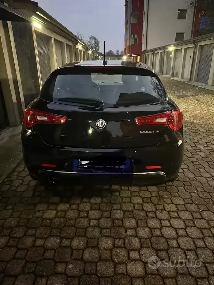Usata Alfa Romeo Giulietta 120 CV (88 kW) 2019 Nero Utilitaria