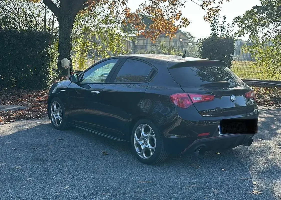 Brugt Alfa Romeo Giulietta 120 HK (88 kW) 2018 Sort Hatchback
