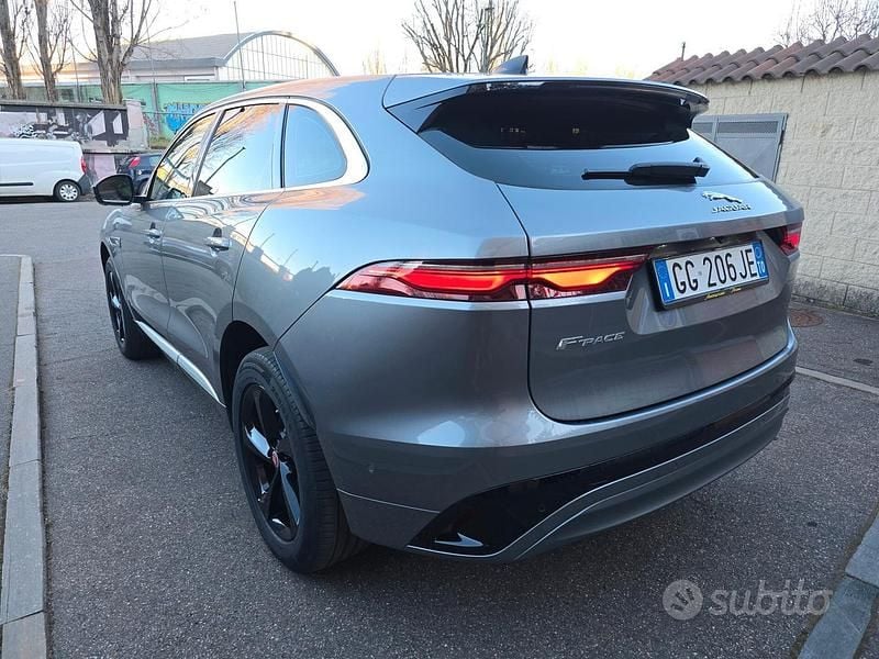 Usata Jaguar F-Pace R-Dynamic 204 CV (150 kW) 2021 Eiger grey SUV