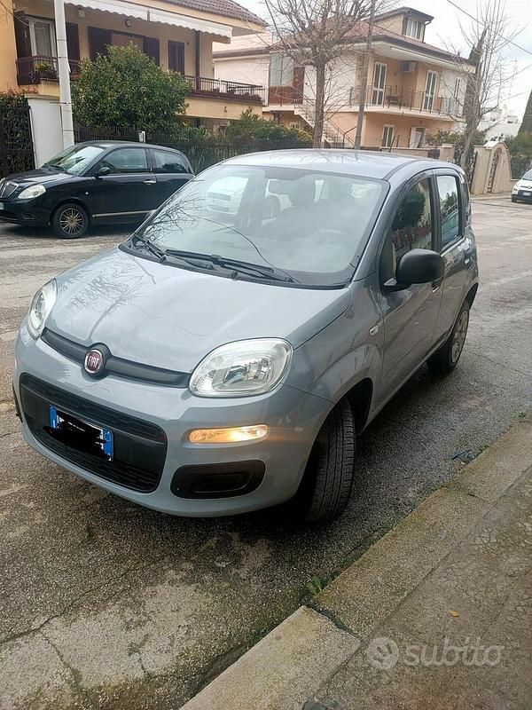 Usata Fiat Panda Lounge 84 CV (61 kW) 2019 Grigio Utilitaria