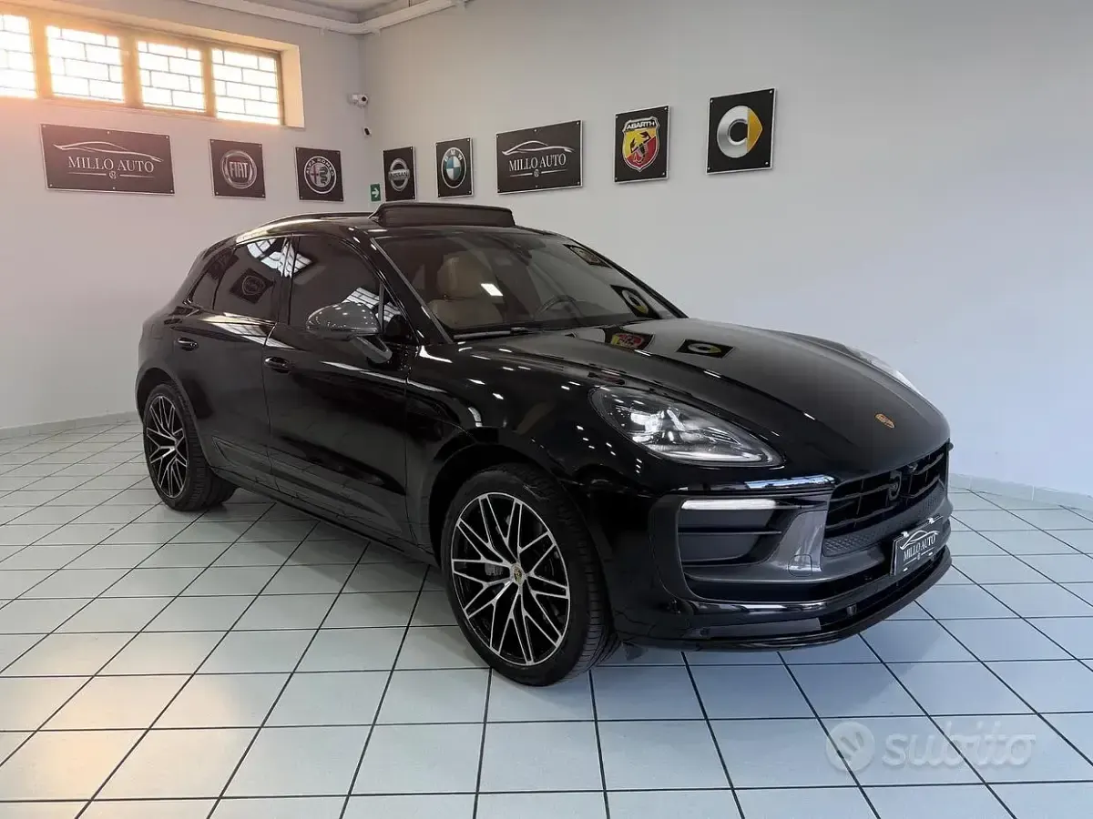 Usata Porsche Macan T 265 CV (194 kW) 2023 Nero SUV