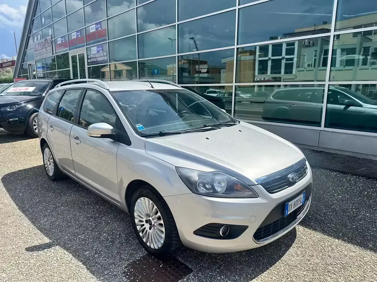 Usata Ford Focus 110 CV (80 kW) 2009 Grigio Station wagon