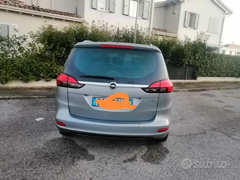 Grigio Usata 2013 Opel Zafira Monovolume | 3000 € (Super prezzo) - Immagine 1/4