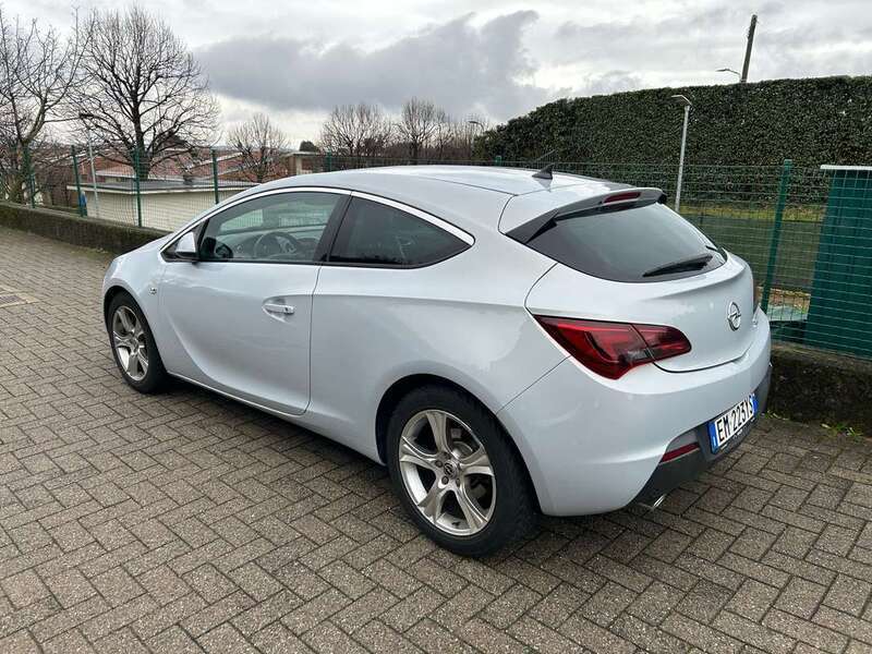 Usato 2012 Opel Astra GTC 2.0 Diesel 165 CV (6.000 €)