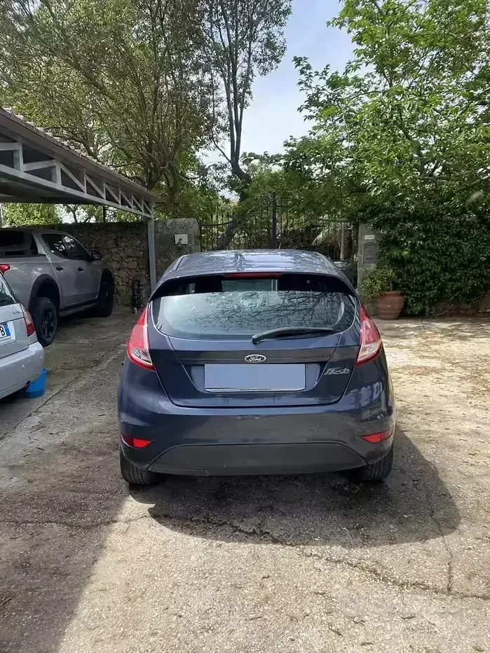 Usata Ford Fiesta 60 CV (44 kW) 2013 Berlina