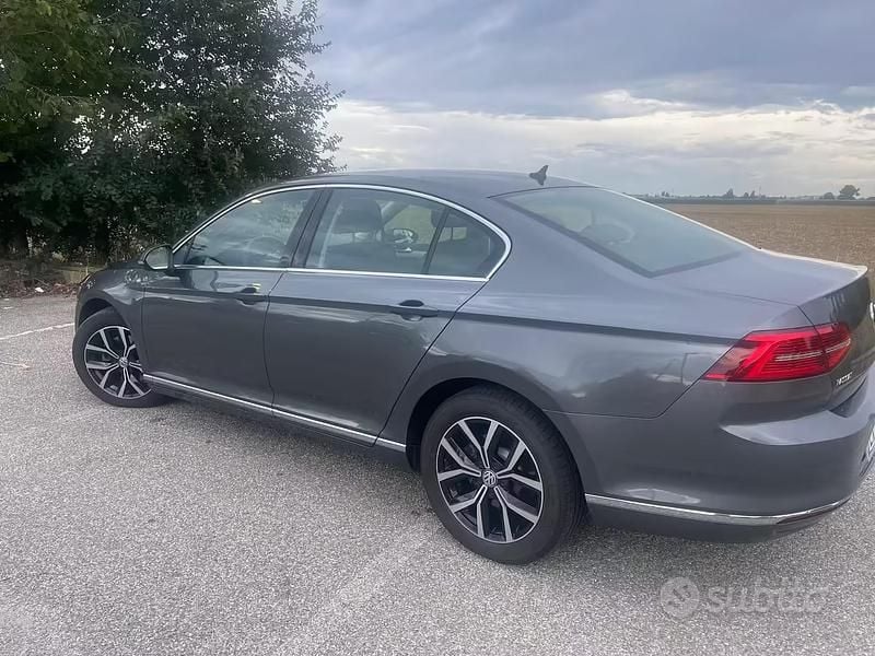 Usata VW Passat 150 CV (110 kW) 2015 Berlina