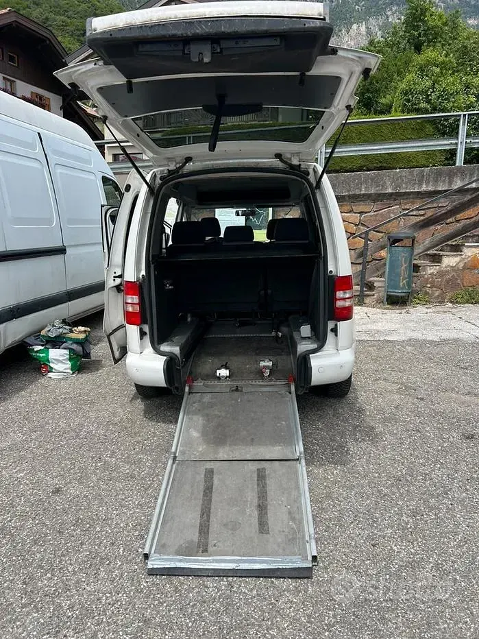 Usata VW Caddy 102 CV (75 kW) 2012 Bianco Monovolume