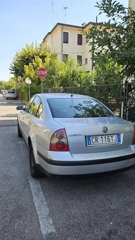Usata VW Passat 101 CV (74 kW) 2003 Berlina