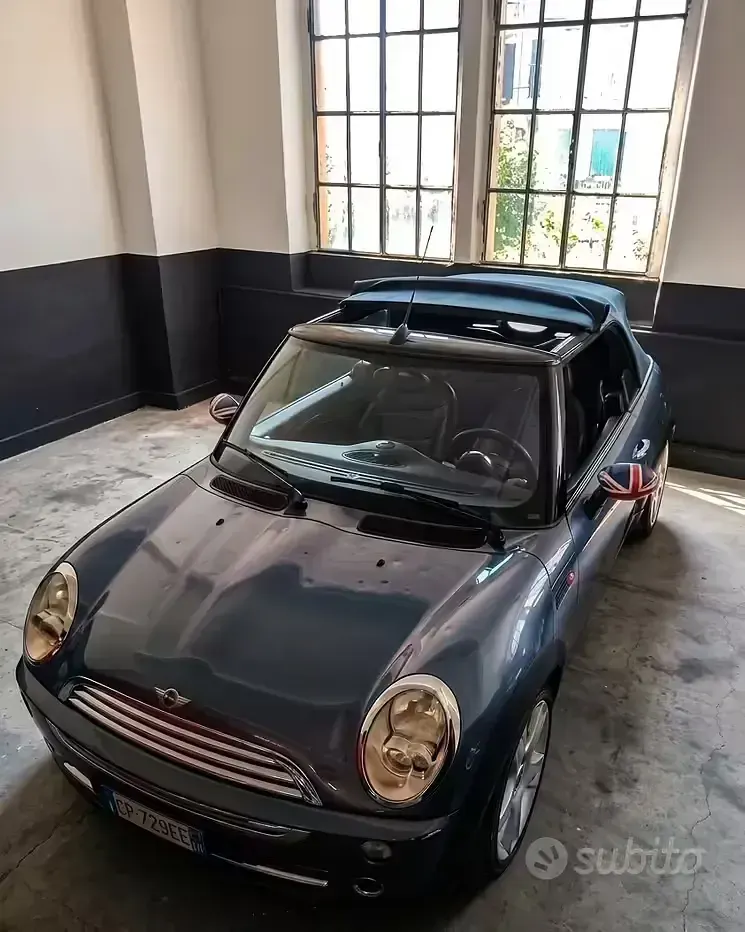 Usata Mini Cooper Cabriolet 116 CV (85 kW) 2004 Bluazzurro Cabrio