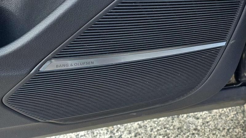 Usata Audi Q8 S-Line 339 CV (249 kW) 2023 Grigio SUV