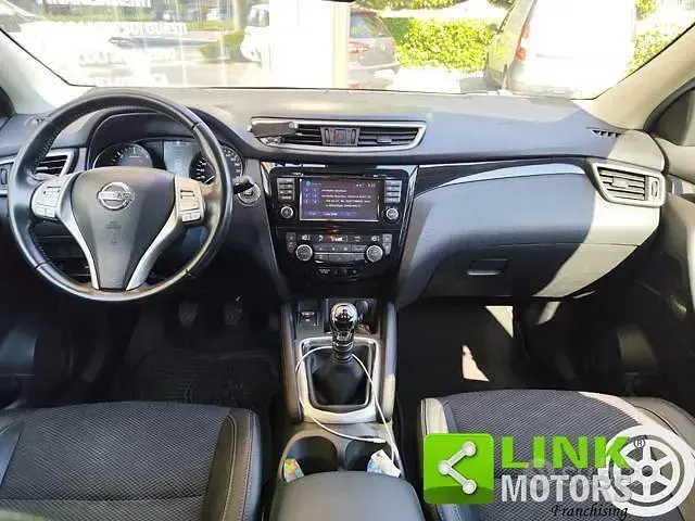 Usata Nissan Qashqai Tekna 110 CV (80 kW) 2015 Bianco SUV