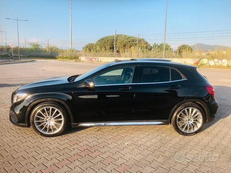 Usata Mercedes GLA250 211 CV (155 kW) 2019 Nero SUV