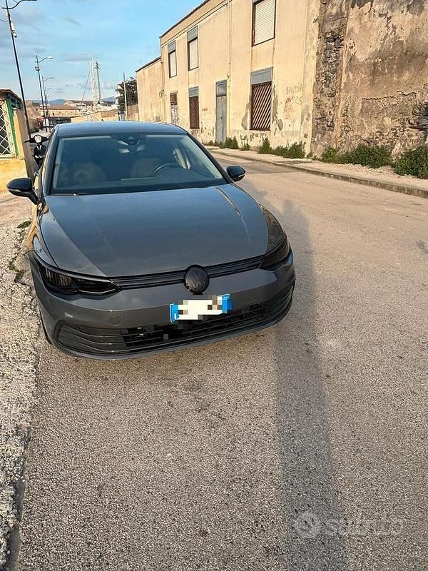 Usata VW Golf VIII 110 CV (80 kW) 2022 Grigio Berlina