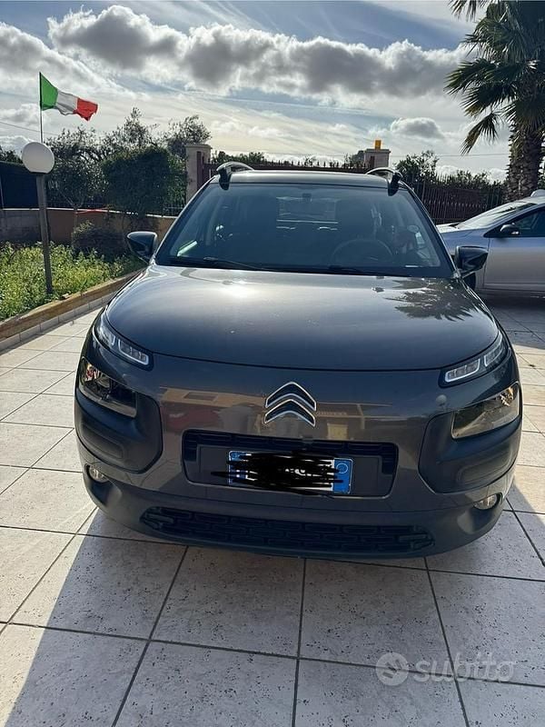 Grigio Usata 2017 Citroën C4 SUV | 10.500 € (Buon prezzo) - Immagine 1/4