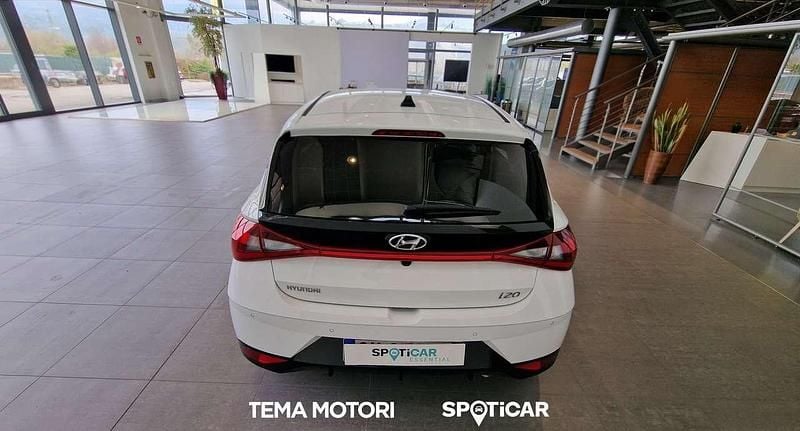 Usata Hyundai i20 101 CV (74 kW) 2023 Atlaswhite Monovolume