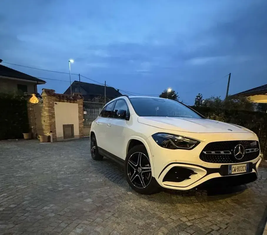 Usata Mercedes GLA200 AMG 150 CV (110 kW) 2024 SUV