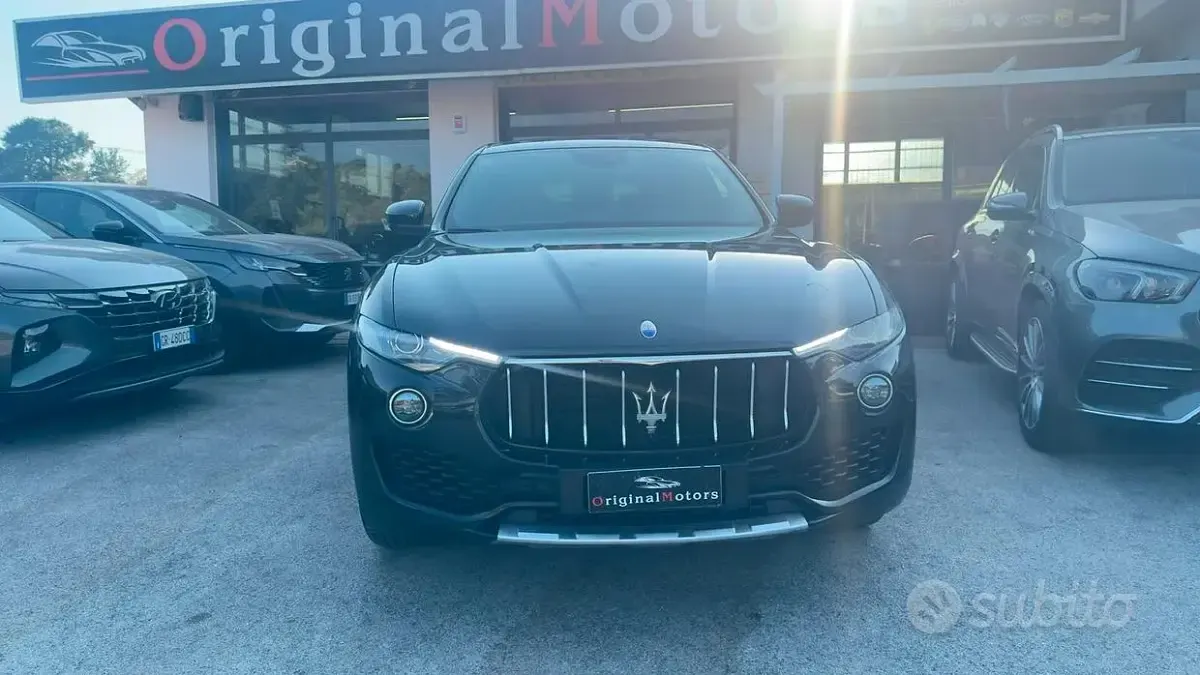 Usata Maserati Levante GranLusso 430 CV (316 kW) 2017 Bluazzurro SUV