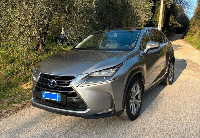 Grigio Usata 2017 Lexus NX300h Luxury Line SUV | 24.000 € (Molto cara) - Immagine 1/4
