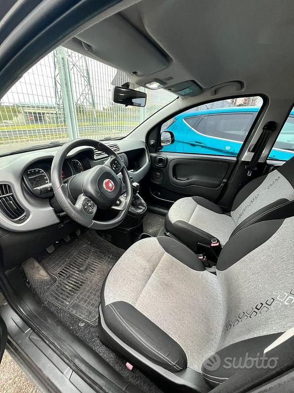 Usata Fiat Panda 69 CV (50 kW) 2019 Grigio Berlina