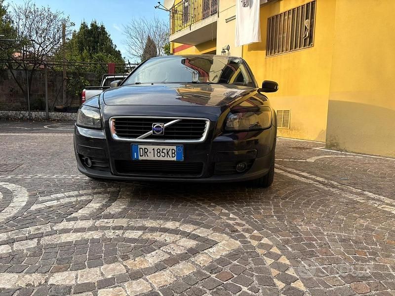 Usata Volvo C30 Kinetic 136 CV (100 kW) 2008 Nero Utilitaria