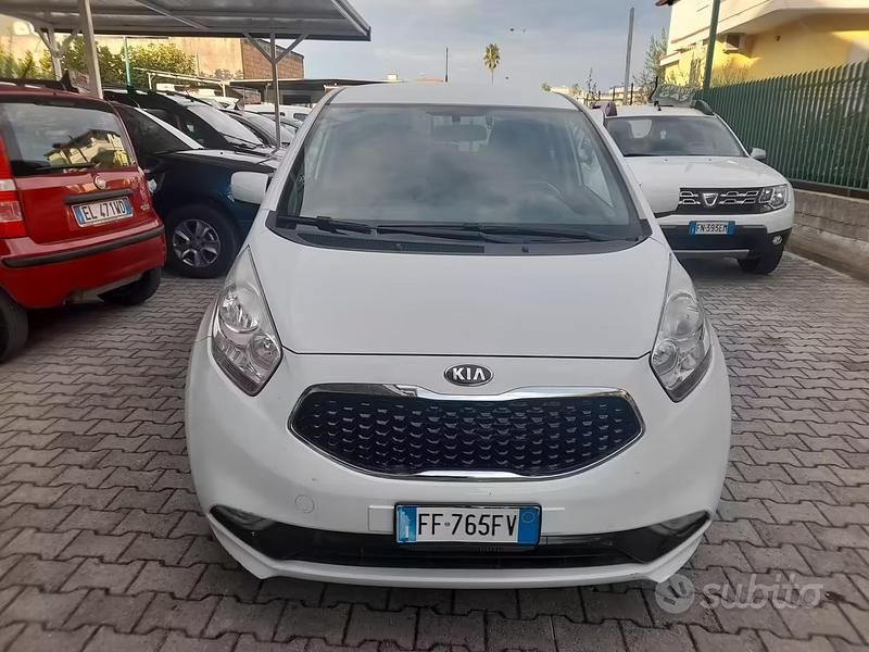 Usata Kia Venga 90 CV (66 kW) 2016 Bianco Utilitaria