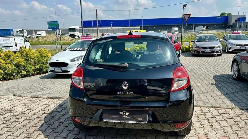 Usata Renault Clio IV Dynamique 75 CV (55 kW) 2012 Nero Berlina