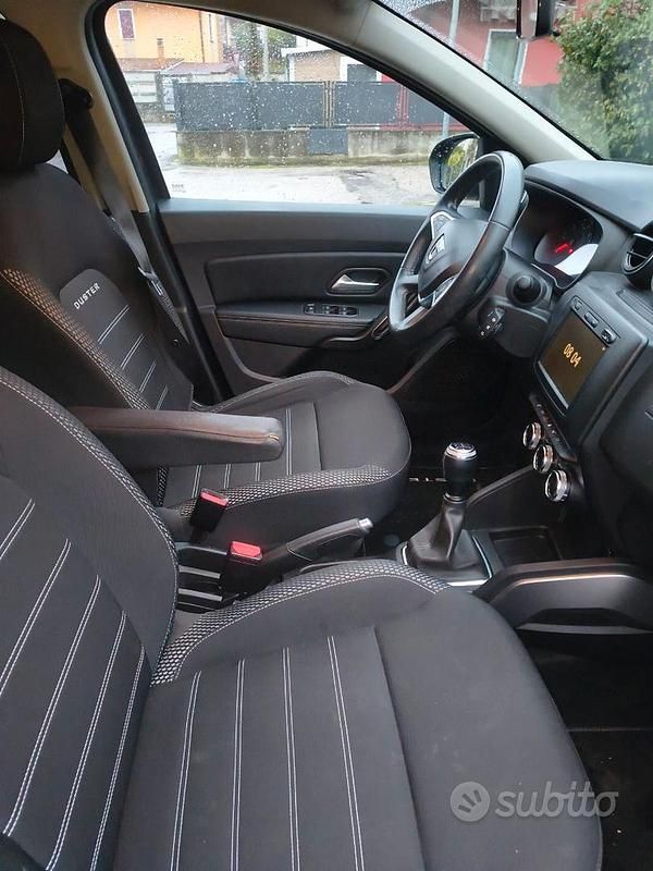Usata Dacia Duster Prestige 101 CV (74 kW) 2020 Grigio SUV