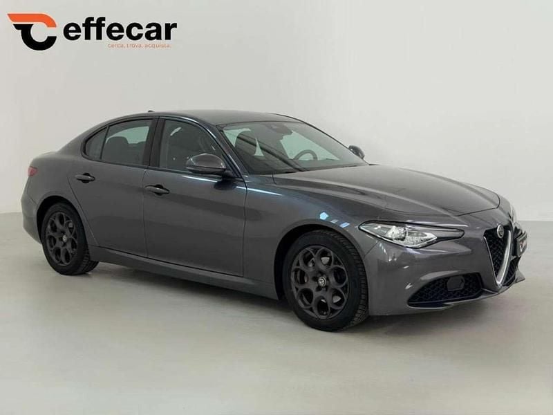 Usata Alfa Romeo Giulia 160 CV (117 kW) 2021 Grigio scuro Berlina