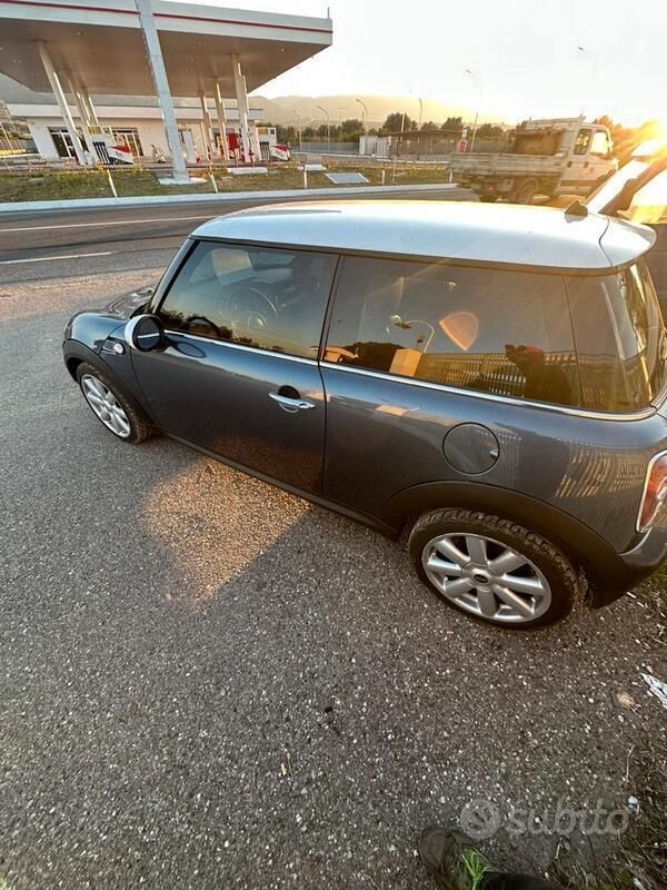 Usata Mini Cooper 109 CV (80 kW) 2009 Blu Utilitaria