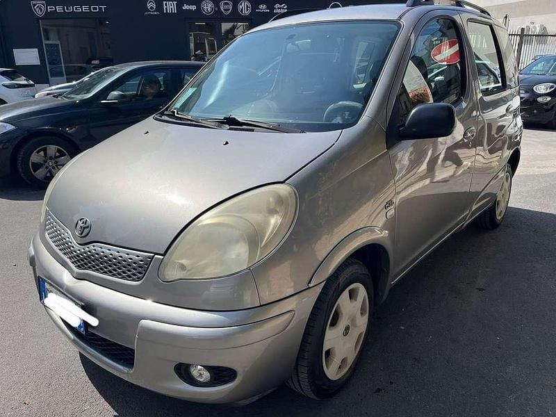 Usata Toyota Yaris Verso Sol 75 CV (55 kW) 2005 Monovolume