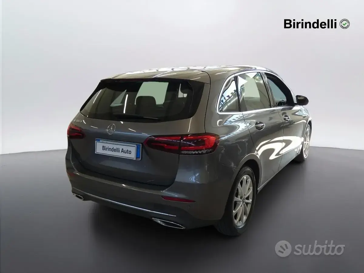 Usata Mercedes B180 116 CV (85 kW) 2020 Grigio Utilitaria