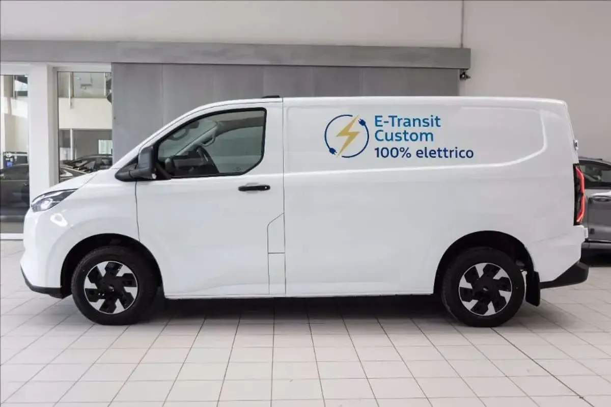 Nuova Ford Transit Trend 52 kW (71 CV) 2025 Bianco Furgone