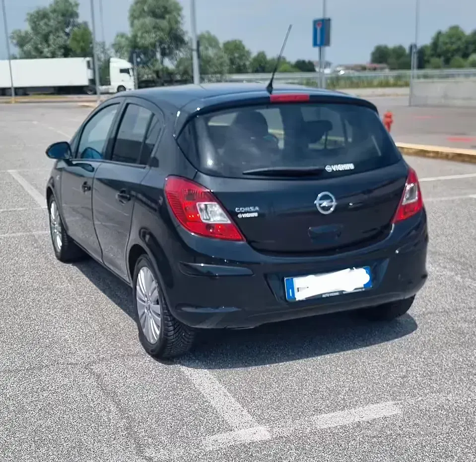 Usata Opel Corsa 85 CV (62 kW) 2015 Nero Utilitaria