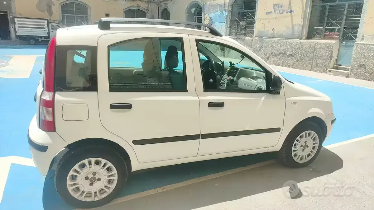 Usata Fiat Panda 69 CV (50 kW) 2006 Bianco Utilitaria