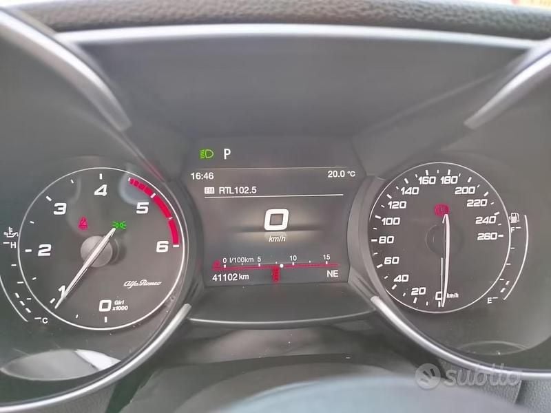 Usata Alfa Romeo Giulia 136 CV (100 kW) 2020 Nero Berlina