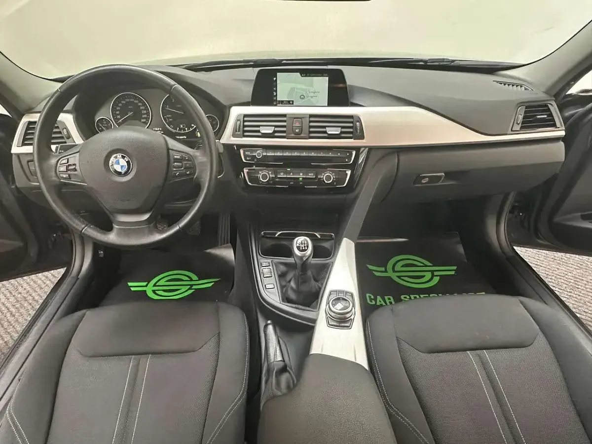 Usata BMW 318 150 CV (110 kW) 2018 Nero Station wagon
