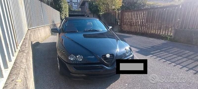 Usata Alfa Romeo Spider 191 CV (140 kW) 1996 Nero Cabrio