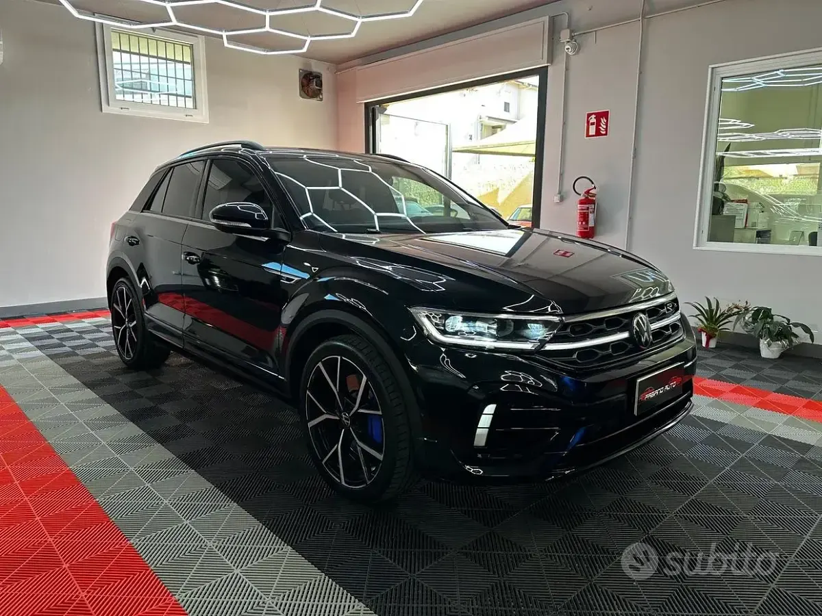 Usata VW T-Roc R 300 CV (220 kW) 2022 Nero SUV