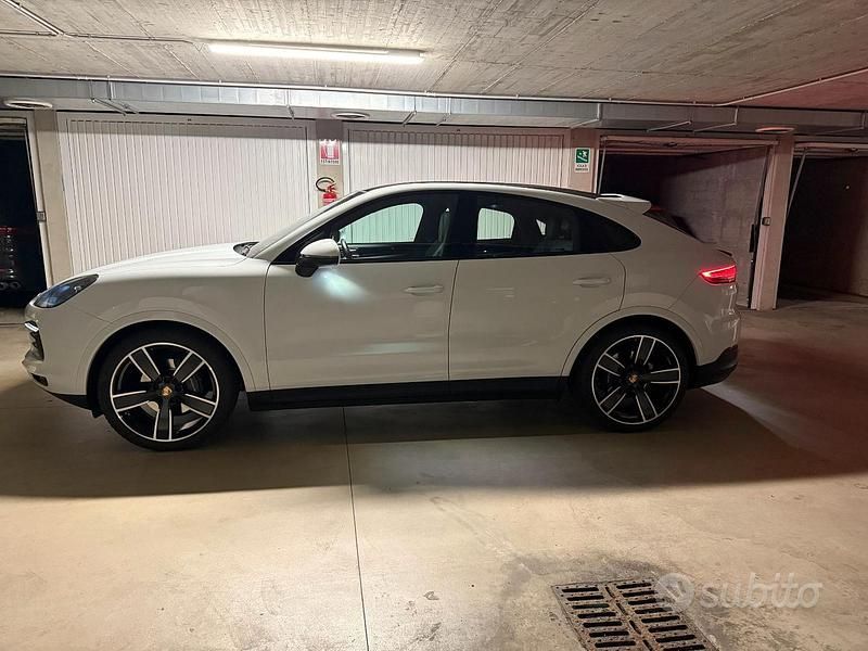 Bianco Usata 2021 Porsche Cayenne SUV | 68.000 € - Immagine 1/4