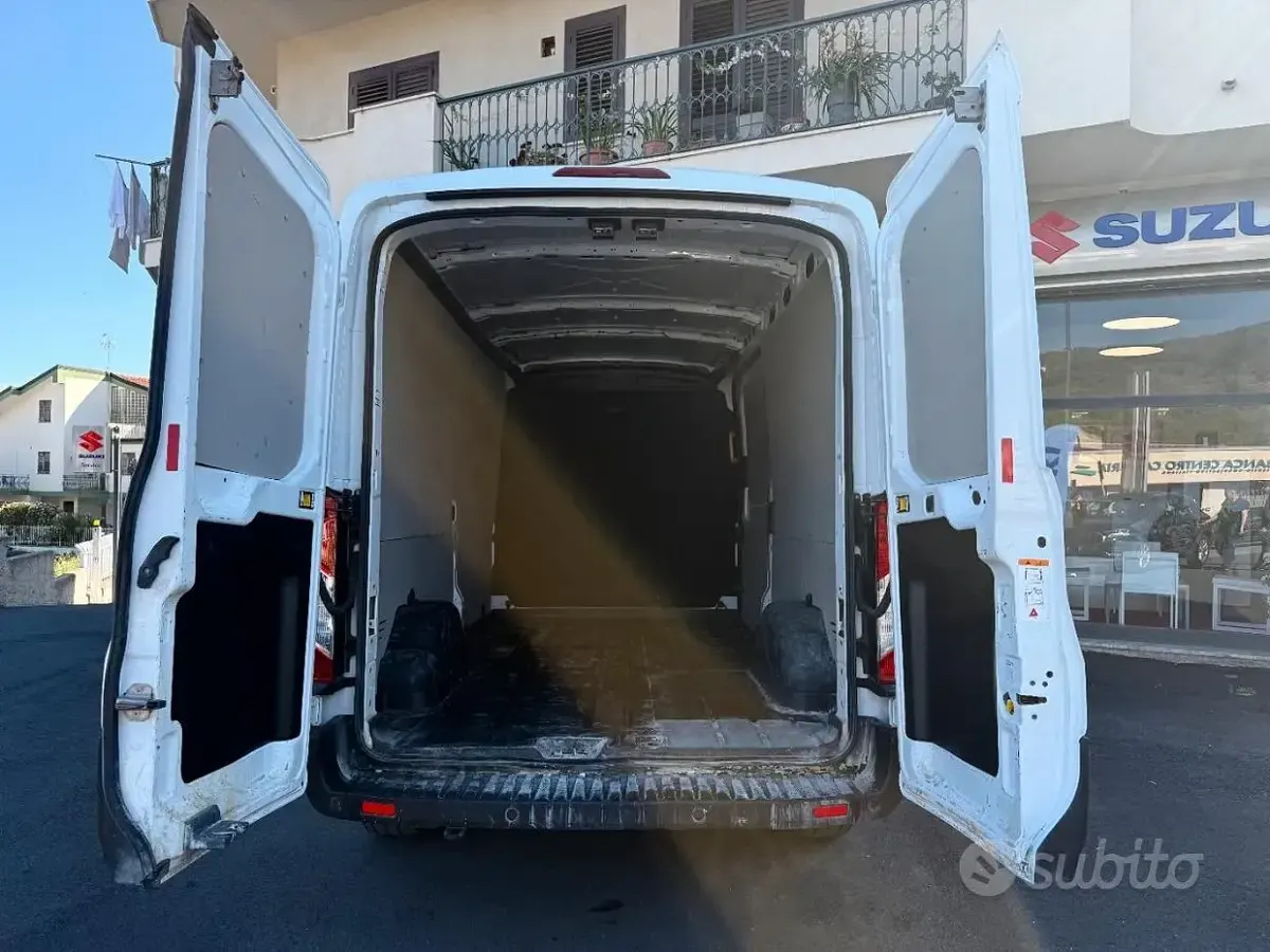 Usata Ford Transit Trend 130 CV (95 kW) 2022 Bianco Furgone
