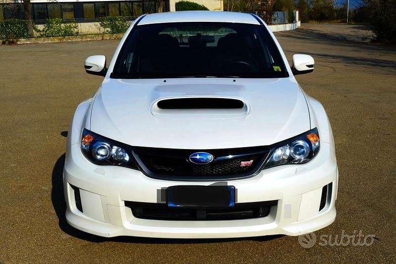 Usata Subaru WRX STI 300 CV (220 kW) 2011 Utilitaria
