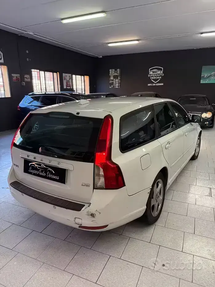 Usata Volvo V50 R-Design 115 CV (84 kW) 2012 Bianco Station wagon