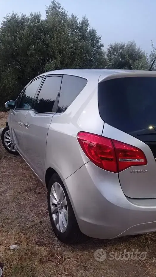 Usata Opel Meriva 110 CV (80 kW) 2013 Grigio Monovolume