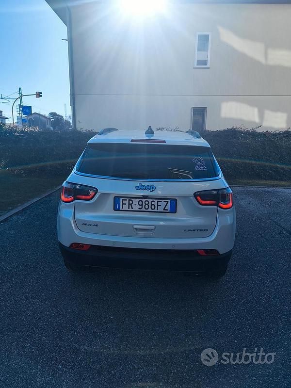 Usata Jeep Compass Limited 140 CV (102 kW) 2018 Bianco SUV