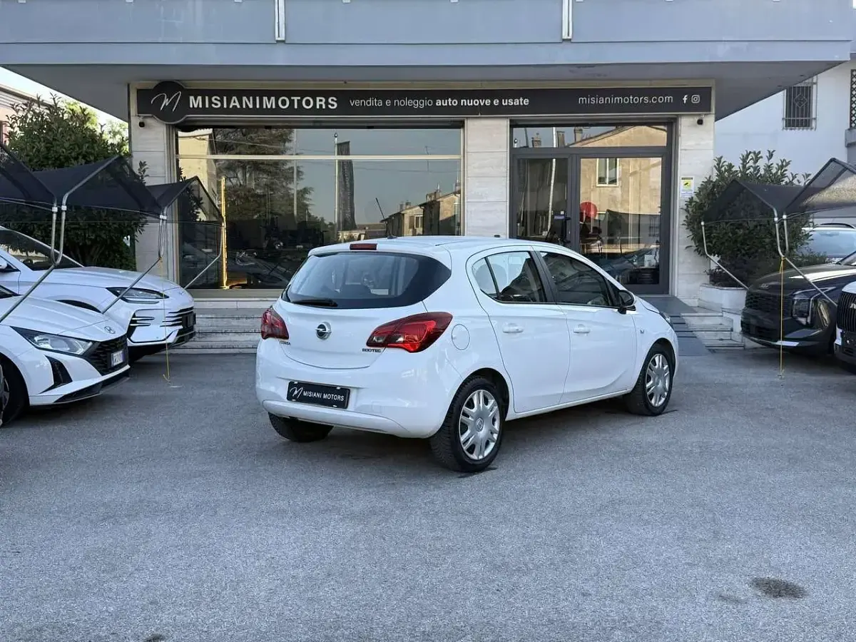 Usata Opel Corsa 90 CV (66 kW) 2019 Bianco Utilitaria
