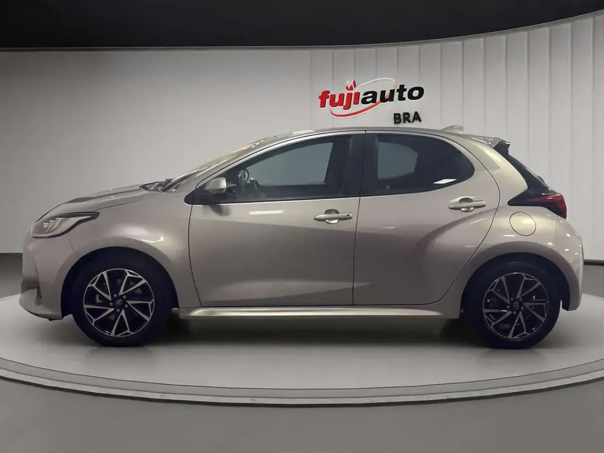 Usata Toyota Yaris Trend 116 CV (85 kW) 2023 Silver metallic Utilitaria